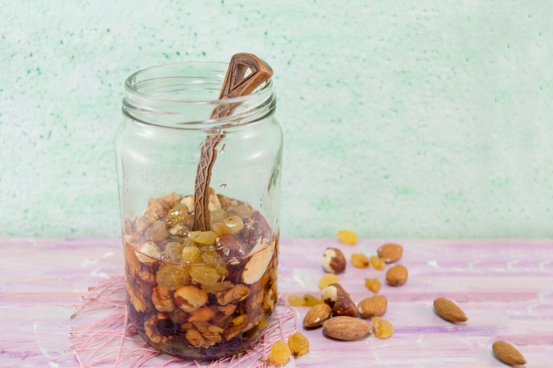 Nuts with honey to increase strength